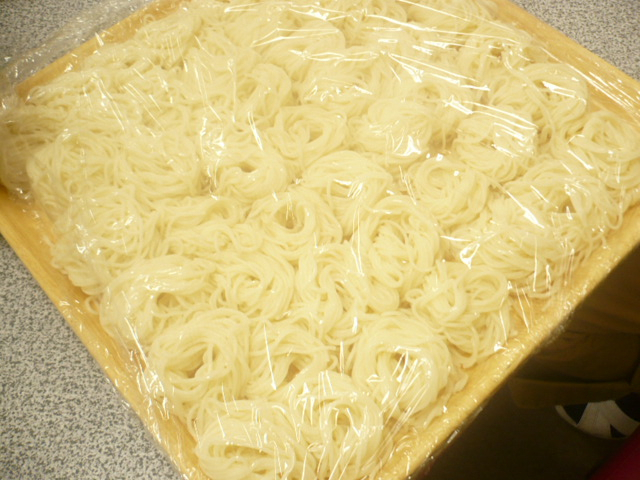 あずみ苑スタッフぶろぐ レオパレス21の介護施設 千葉市中央区の あずみ苑おゆみ で流しそうめんを行ないました