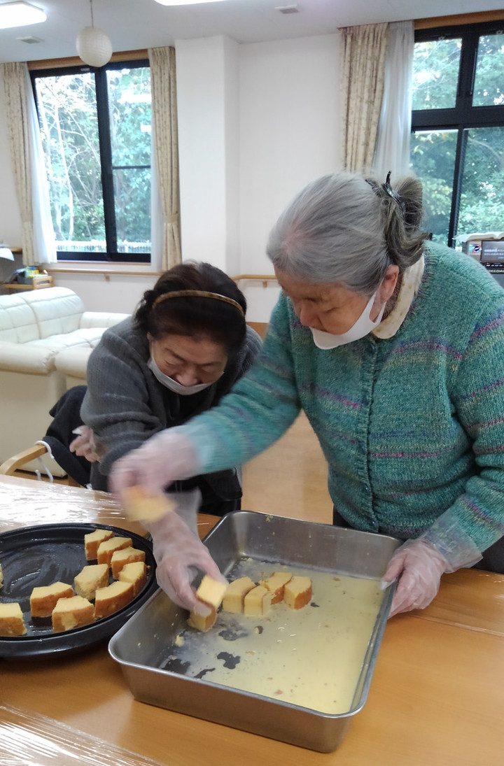 あずみ苑スタッフぶろぐ レオパレス21の介護施設 フレンチバウムクーヘンを作りました 東松山市 あずみ苑東松山 あずみ苑スタッフぶろぐ レオパレス21の介護施設 フレンチバウムクーヘンを作りました 東松山市 あずみ苑東松山
