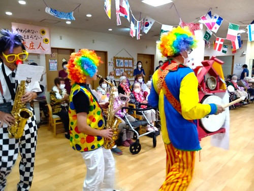 223